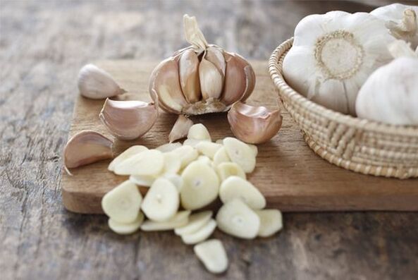 Use garlic to remove parasites